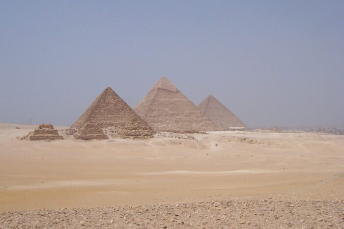 pyramid-gec06c879c_1280-700x466-1.jpg